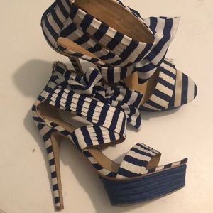 Blue and white striped heel